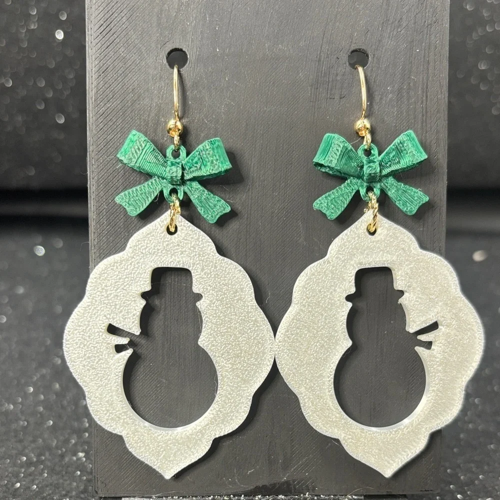 🎀 Frosty Snowman Bow Earrings 🎀
